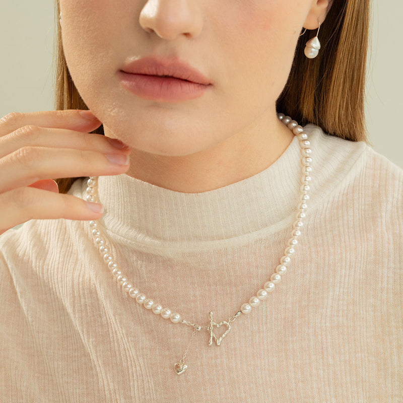 Amélie Pearl Heart Dangle Necklace